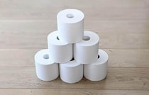 経済産業省、トイレットペーパーめぐり「冷静なご判断」呼びかけ　原料に「中東依存のものはほぼない」
