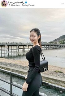 「令和の峰不二子」阿部なつき、ミニスカ×ポニテで漫画みたい...雰囲気変わるウェア姿　話題のピックルボールを