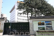 中国大使館侵入事件は「自衛官への講演」のせいなのか　ネットで名指しの竹田恒泰氏が反論、「戦争避けるべきこと力説」