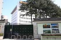 中国大使館侵入事件は「自衛官への講演」のせいなのか　ネットで名指しの竹田恒泰氏が反論、「戦争避けるべきこと力説」