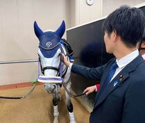 野党議員「JRA広告は射幸心あおってる」→「当たる人の方が少ない」　鈴木農水相の率直答弁に議場爆笑