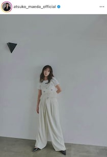 前田敦子、肩出しグレーのノースリで...腕くみポージングにドキっ　「可愛いすぎて声出た」「本当に美しい」