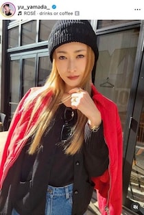 山田優、黒ショーパン×ブーツで異次元スタイルの美貌　爆イケなサングラスあわせ...「何でも似合う」「完璧」