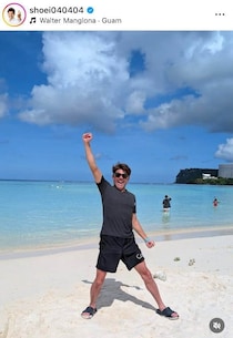 照英51歳、タンクトップからのぞく...丸太のようなバキバキ二の腕がエグい　「凄い筋肉」「仕上がってますね～」