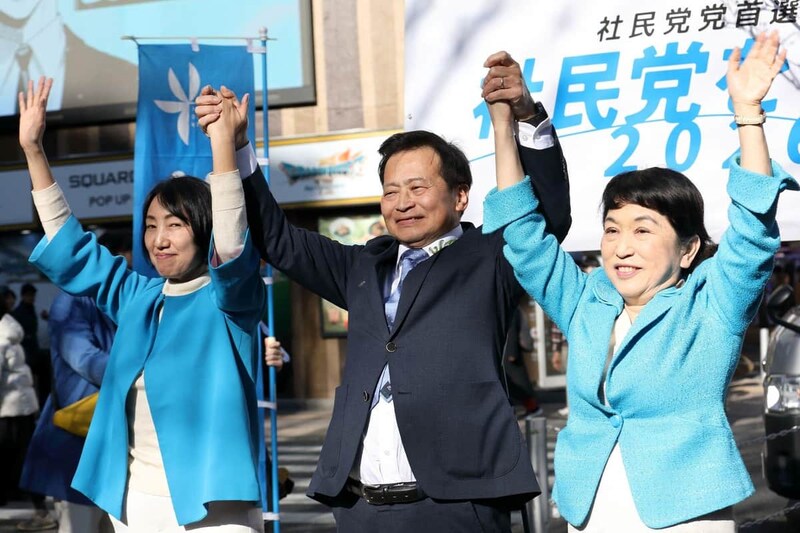 最初は候補者同士が手を携えての党首選だったが