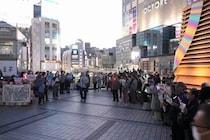 反戦デモ、国会周辺以外にも...全国各地で拡散　「元カレに戦地に行ってほしくない」18歳女性も訴え