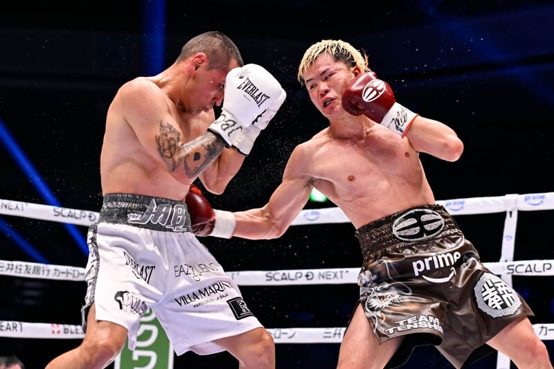 ボディーを打ち込む那須川（写真：山口フィニート裕朗/アフロ）