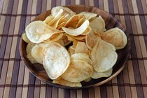 北海道の菓子メーカー、ナフサ供給不足で悲鳴　Xで「世の中の食品が足りなくなる恐れ」訴え