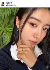 工藤静香の56歳誕生日、Koki，が祝福...愛犬はさんでパシャリ　美貌ダダ漏れショットに衝撃