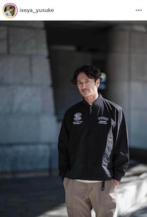 伊勢谷友介、チェック柄のセットアップで...イケおじ全開かっこよすぎ　「すてき」「お似合いです！」