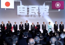 自民党大会で自衛官が国歌斉唱　高市首相「知らなかった」小泉防衛相「私人として」に「隊員がかわいそう」