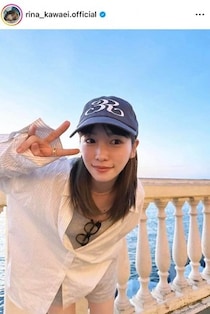 川栄李奈、ミニ丈×ロングブーツのコーデで「激カワ」ショット　「今日も頑張ろう」...雰囲気変わるメガネ姿で