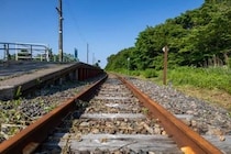 「どうにもならない」田舎のローカル線「廃止」相次ぎ、都会の新幹線は伸び続ける　直面する冷酷な鉄道事情
