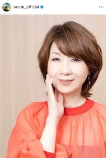 伊藤蘭、肩出し妖艶ワンショル黒ドレス姿で...変わらぬ美貌の衝撃　「細くてスタイル抜群」「永遠のアイドル」