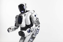 「押しても倒れない中国製ロボット」玉川徹さんが押し倒してスタジオ大騒ぎ、「やっちゃったよ！」