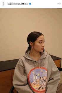 広瀬すず「やっぱりラフが好き」Tシャツ×デニムのシンプルコーデで「激カワ」ショット　「可愛くてドキドキ」