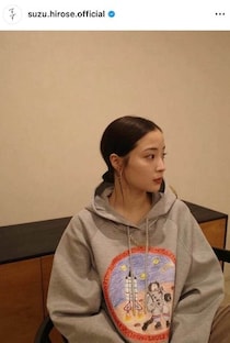広瀬すず「やっぱりラフが好き」Tシャツ×デニムのシンプルコーデで「激カワ」ショット　「可愛くてドキドキ」