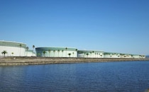 ホルムズ海峡封鎖続けば「ロシア産原油」の輸入増やせないか　輸送コストや「近さ」が魅力だが現実味は