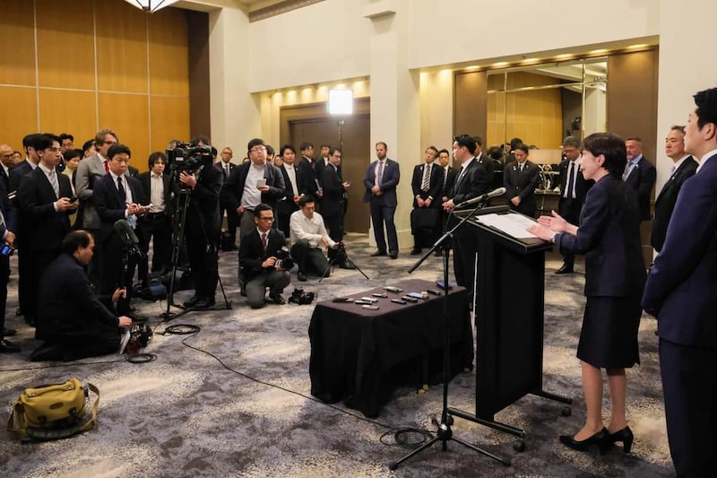 ベトナム・オーストラリア訪問についての高市早苗首相のぶら下がり取材の様子。写真は頻繁に更新されている内閣広報室試行アカウント（＠PressSec_JP）から