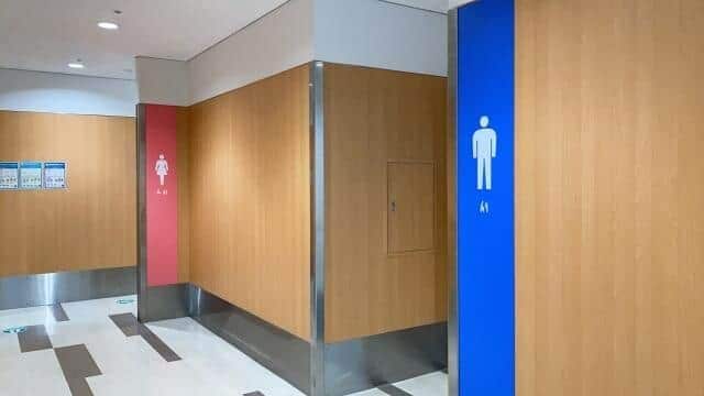 公共トイレの男女別便器数は「女性用が少なすぎる」という結果に（写真はイメージ）