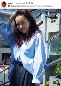 長谷川京子、ミニ丈×トレンチコートさらり着こなしカッコよすぎ　「めっちゃ可愛い」「見惚れちゃいます」