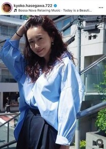 長谷川京子、ミニ丈×トレンチコートさらり着こなしカッコよすぎ　「めっちゃ可愛い」「見惚れちゃいます」