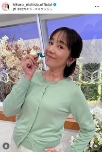 西田ひかる、さわやか花柄ブルーのスカート×ヒールで...変わらぬ美貌にドキっ　「オーラが凄い」「カワイイ！」