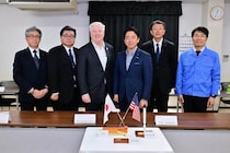 小泉進次郎防衛相、グラス駐日米国大使と「車中ランチ」　まさかのメニューに驚きの声