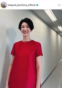 栗原恵、サングラス×ホワイト系のシンプルコーデで神スタイル炸裂　「小顔すぎ」「スタイルが良くカッコいい」