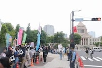 国会前で「オタクによる反戦デモ」開催...「声を上げれば政治は動く」　漫画制作、水彩スケッチ...参加形式の多様化も