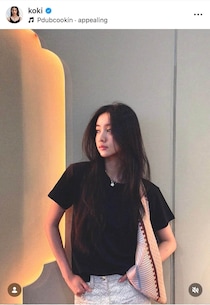 キムタク＆静香の次女Koki，レースのキャミあわせて美貌ダダ漏れ　あごに手を添え...美しい横顔ショット