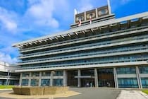 奈良のシカに女性が腰掛け「乗れる乗れる」...動画拡散　県「非常に不適切」、「直接接触はやめて」訴え