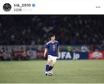 サッカーW杯、幼なじみ三笘薫にかわって...背番号「7」背負う田中碧　輪島塗のすね当てを贈られる