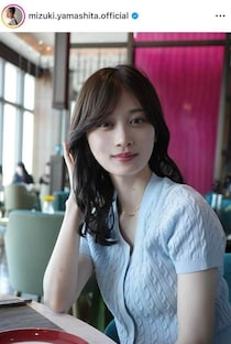 山下美月、肩出し黒ドレス姿で色気にドキっ　すらり神スタイル炸裂...国宝級の美貌ダダ漏れショット