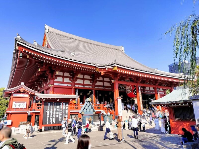 浅草寺の本堂（観音堂）