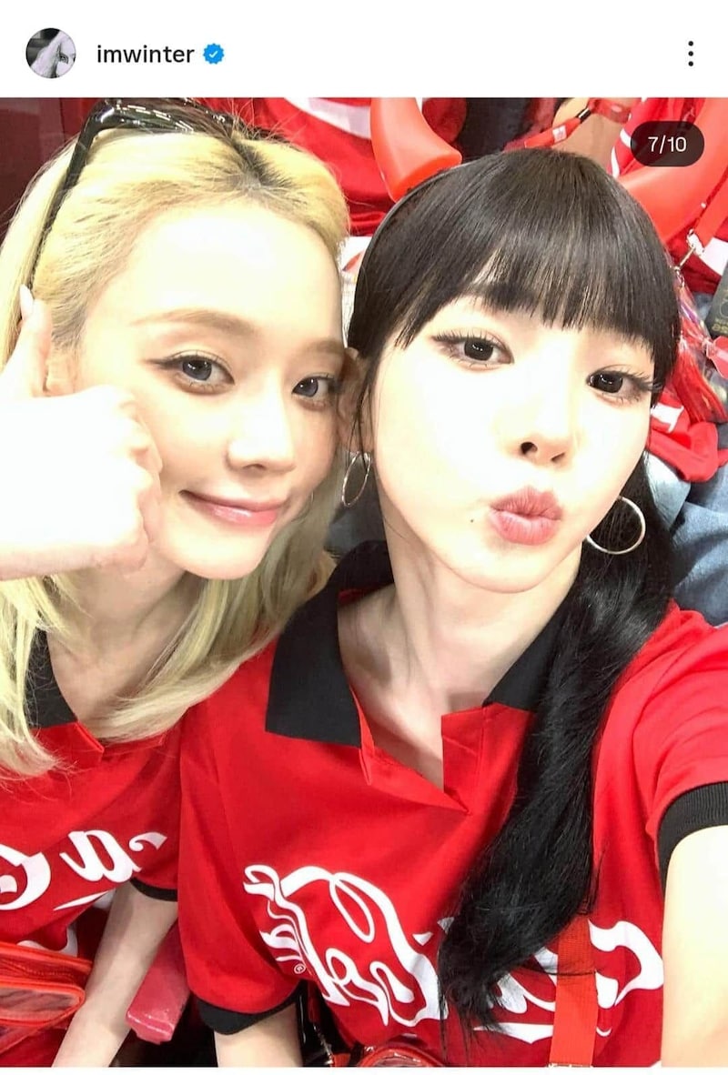 ウィンターさん(左)とカリナさん。ウィンターさんのインスタグラム(@imwinter)より