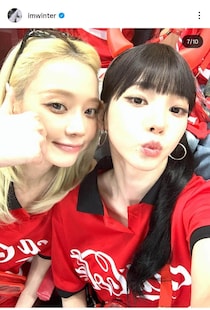 世界的アイドル美女、2人でW杯観戦...赤トップス姿でかわいすぎ　「最高のチアリーダー」「赤い天使みたい」