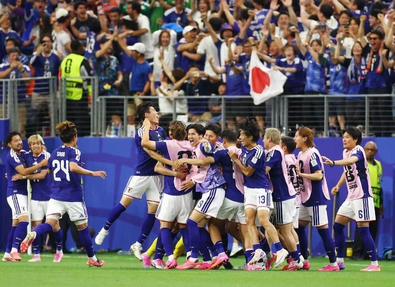 サッカーW杯でオランダ戦を行った日本代表チーム(写真:UPI/アフロ)より