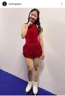 フィギュア・中井亜美、ミニ丈私服コーデで...ペンラ片手にライブ楽しむ　「可愛さ爆発」「相変わらずキュート」