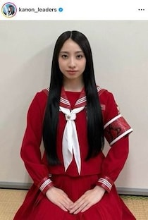 新しい学校のリーダーズ・KANON、膝上ミニ丈ワンピ＆髪をアップにして激変　「めちゃめちゃかわいい！」