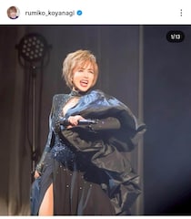 小柳ルミ子73歳、「最高にカッコいい」細身レザー私服コーデで...神スタイルに大反響　高級車とパシャリ