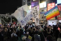 「大人のみなさん政治に関心を持ってください」国会前で反戦デモ...高校生が訴え　中野駅周辺での連帯企画に300人