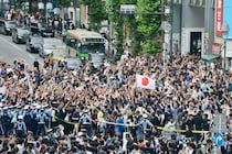 「青信号を辛抱強く待つ」「警官がちゃんと群衆を管理」　チュニジア戦勝利後の渋谷、一部迷惑行為も世界から賞賛