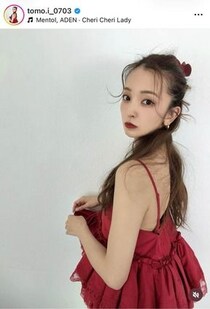板野友美、肩出しドット柄キャミのディズニーコーデで...美貌ダダ漏れショット　「可愛い」「スタイル良すぎ」