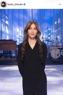 工藤静香、膝上ミニワンピ×ショートブーツで異次元スタイル炸裂　変わらぬ美貌にため息...「可愛すぎる～」
