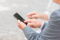 「そんなに払っていたのか」70代後半の父親が愕然　古いスマホに何年も支払い続けていた思わぬ「料金」の正体