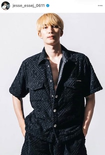 SixTONESジェシー、バキバキ筋肉の上半身ショットに衝撃　「あまりにもカッコ良すぎ」「マッチョすぎ」