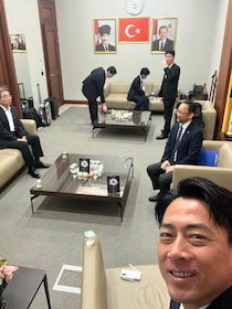 「ろうそくかなと思ったら」...小泉進次郎防衛相がイスタンブールで「初めて見た」容器とは