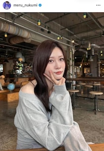 生見愛瑠、肩出しトップス＆水色シャツさらり着こなし　夏らしさ満開「めるのふく」コーデに反響「可愛い」