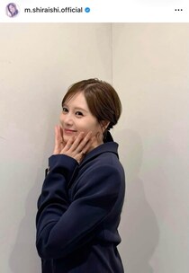 白石麻衣、透け感真っ赤なワンピ姿で色気ダダ漏れ...国宝級の美貌に衝撃　「ガチ女神降臨」「可愛すぎ」